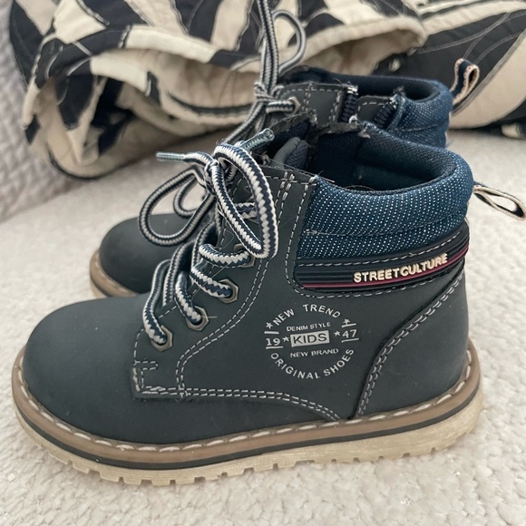 APAKOWA Other - APAKOWA STREET CULTURE NEW TREN BLUE KIDS BOOTS SIZE 25 (8.5)